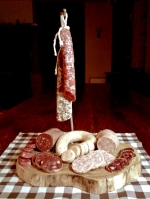 FUSTA D'EMBOTITS (COLD MEAT TABLE)